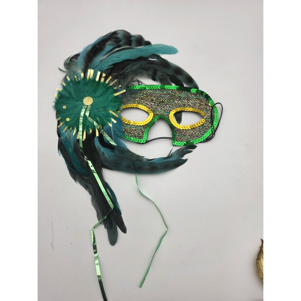 Vtg Mardi Gras Mask Green Lame' Fabric Eye Mask W/ Sequin & Feathers - Picture 3 of 3